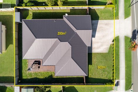 Photo of property in 18 Helenslee Road, Pokeno, 2402