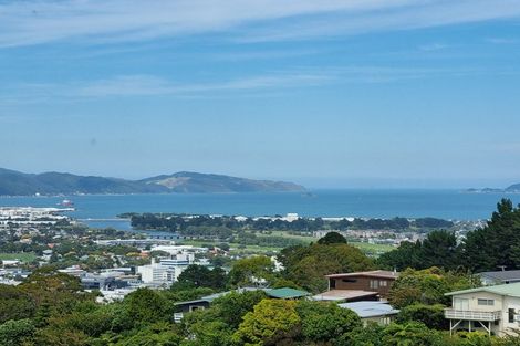 Photo of property in 14 Kekeno Grove, Tirohanga, Lower Hutt, 5010