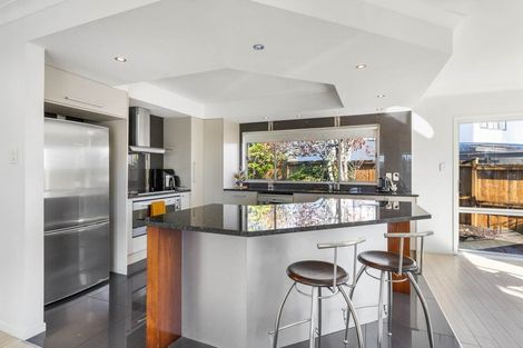 Photo of property in 16 Fielding Crescent, Farm Cove, Auckland, 2012