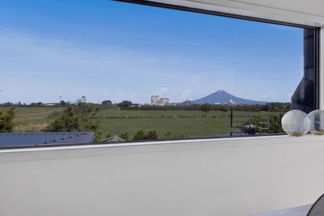 Photo of property in 475 Manawapou Road, Hawera, 4672