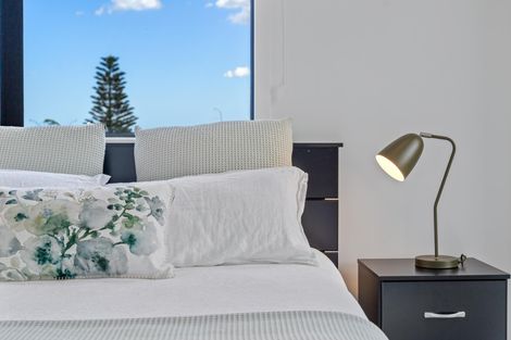 Photo of property in 402/553c Glenfield Road, Glenfield, Auckland, 0629