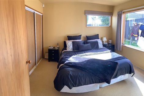 Photo of property in 1 Dymock Place, Bishopdale, Christchurch, 8053