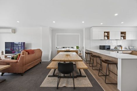 Photo of property in 4/271 Ormiston Road, Flat Bush, Auckland, 2019