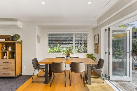 Photo of property in 18 Meadway, Sunnyhills, Auckland, 2010