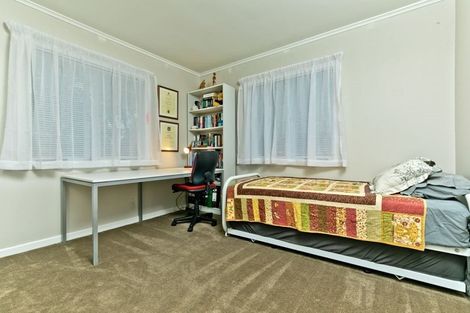 Photo of property in 1/123 Millbrook Road, Sunnyvale, Auckland, 0612