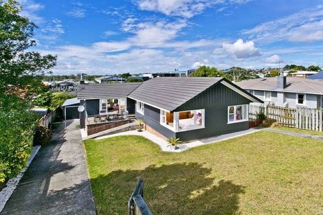 Photo of property in 13 Bruce Road, Glenfield, Auckland, 0629