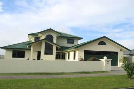 Photo of property in 121 Ruapehu Drive, Fitzherbert, Palmerston North, 4410