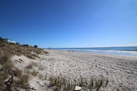 Photo of property in 1245 Papamoa Beach Road, Papamoa Beach, Papamoa, 3118