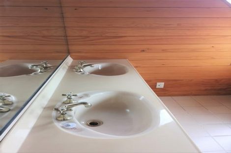 Photo of property in 7 Venus Place, Half Moon Bay, Auckland, 2012