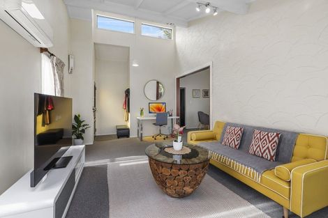 Photo of property in 15a Streatlam Crescent, Strathmore Park, Wellington, 6022