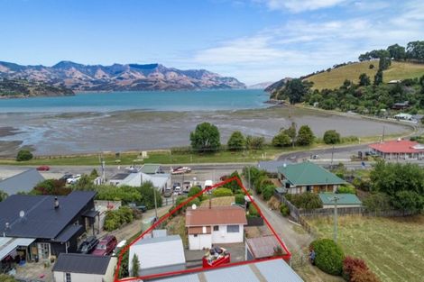 Photo of property in 6035a Christchurch Akaroa Road, Duvauchelle, 7581