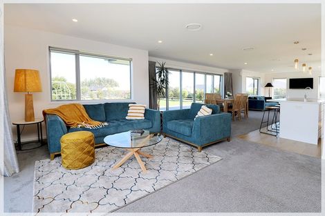 Photo of property in 17 Westwood Drive, Aokautere, Palmerston North, 4471