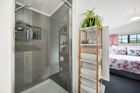 Photo of property in 5 Monique Place, Dinsdale, Hamilton, 3204