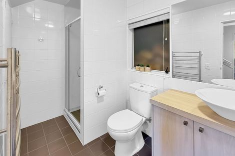 Photo of property in 2a Bird Place, Fernhill, Queenstown, 9300