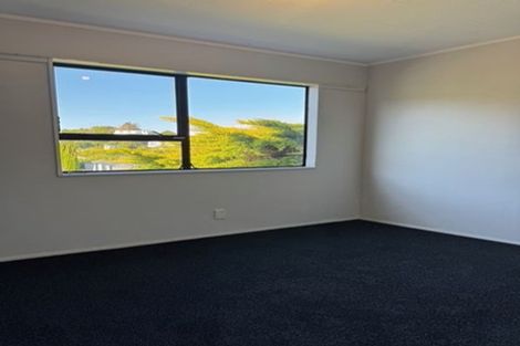 Photo of property in 26b Cheltenham Terrace, Newlands, Wellington, 6037