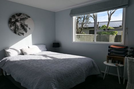 Photo of property in 10 Konini Crescent, Waikanae Beach, Waikanae, 5036
