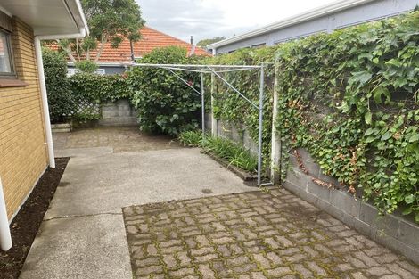 Photo of property in 1/6 Holsworthy Road, Lower Vogeltown, New Plymouth, 4310