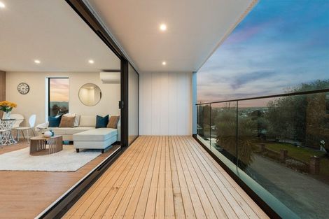 Photo of property in 4202e Great North Road, Glendene, Auckland, 0602