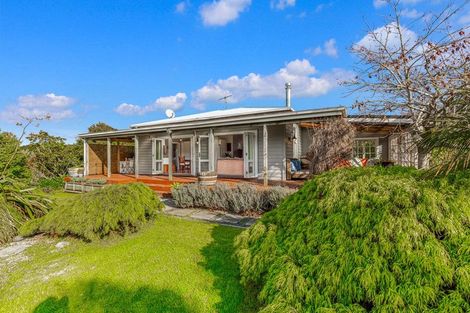 Photo of property in 70 Mahana Road, Waimauku, 0881