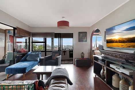 Photo of property in 1/4219 Great North Road, Glendene, Auckland, 0602