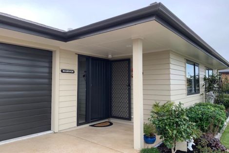 Photo of property in 13 Belgrove Drive, Waipukurau, 4200