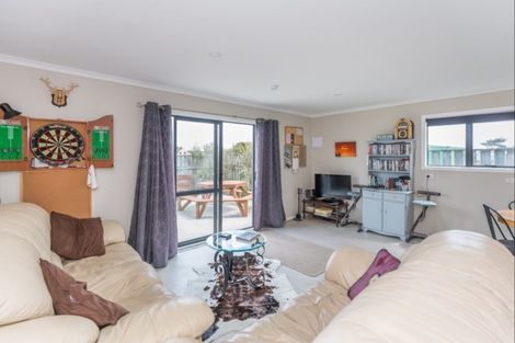 Photo of property in 16 Te Kiri Street, Himatangi Beach, Foxton, 4891