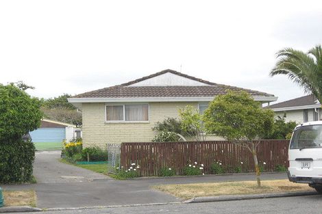 Photo of property in 124 Inwoods Close, Parklands, Christchurch, 8083