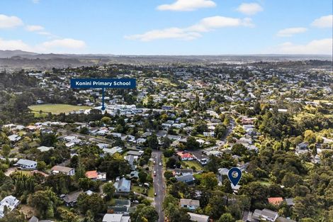 Photo of property in 8 Wirihana Road, Titirangi, Auckland, 0604