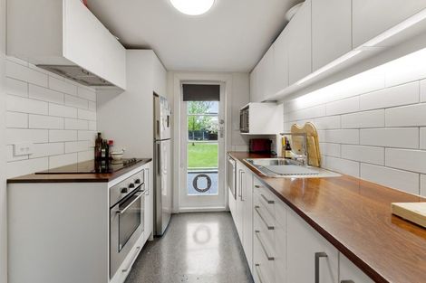 Photo of property in 124 Nursery Road, Phillipstown, Christchurch, 8011