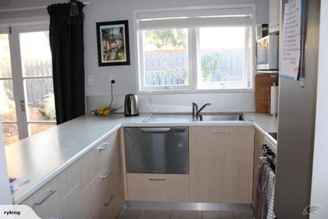 Photo of property in 2/112 Ennis Avenue, Pakuranga Heights, Auckland, 2010