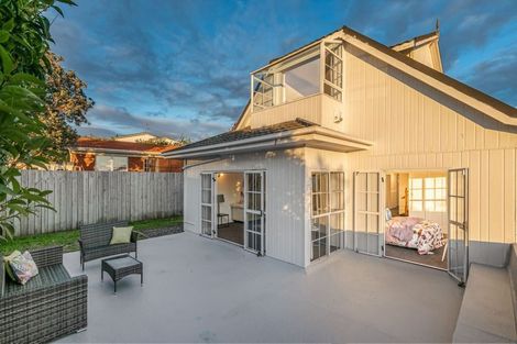 Photo of property in 2/52 Northboro Road, Belmont, Auckland, 0622