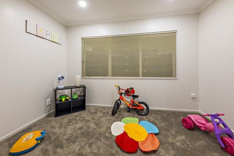 Photo of property in 31 Muirfield Street, Wattle Downs, Auckland, 2103
