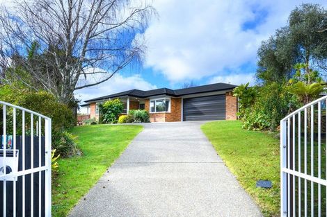 Photo of property in 14 Kerlin Crescent, West Harbour, Auckland, 0618