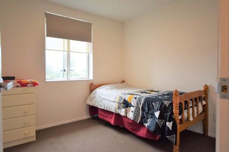 Photo of property in 75 Grove Road, Papakura, 2110