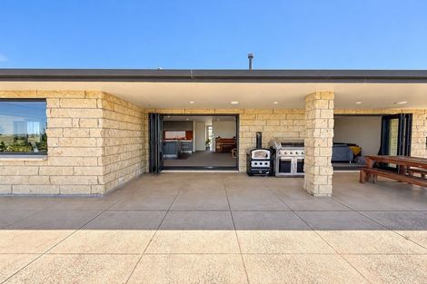Photo of property in 48 Travers Road, Te Kauwhata, 3782