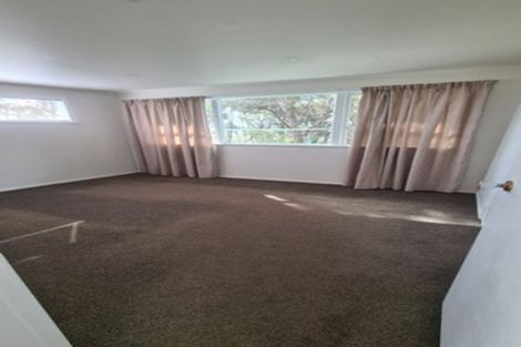 Photo of property in 2/590 East Coast Road, Pinehill, Auckland, 0630