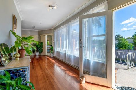 Photo of property in 52 Sylvan Crescent, Te Atatu South, Auckland, 0610