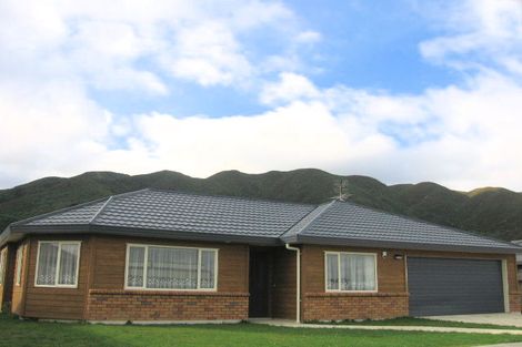 Photo of property in 25 Mandel Mews, Waiwhetu, Lower Hutt, 5010