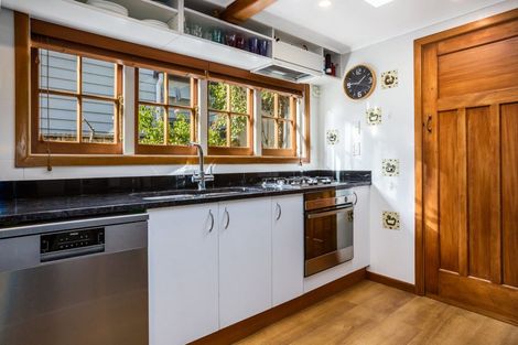 Photo of property in 123 Muritai Road, Eastbourne, Lower Hutt, 5013