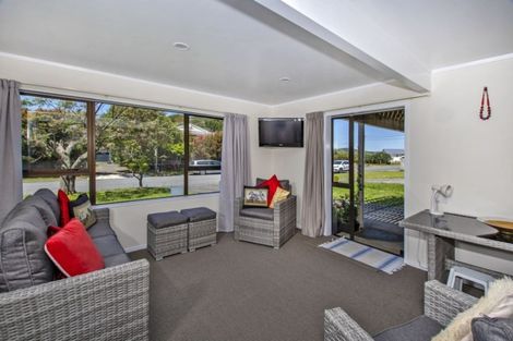 Photo of property in 43 Te Maika Road, Ngunguru, Whangarei, 0173