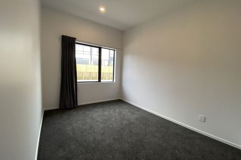 Photo of property in 4/62 Spenmoor Street, Newlands, Wellington, 6037