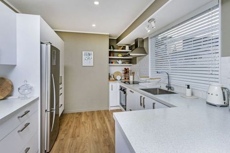 Photo of property in 1/348 Glenfield Road, Glenfield, Auckland, 0629