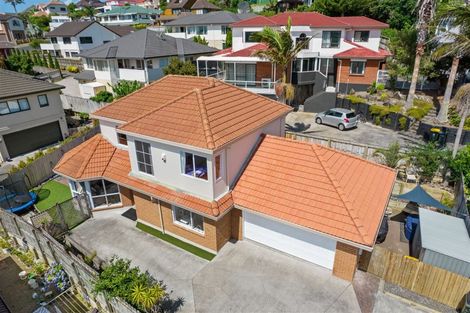 Photo of property in 2/2 Eske Place, Highland Park, Auckland, 2010
