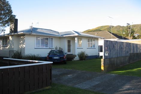 Photo of property in 4 Donnelley Drive, Wainuiomata, Lower Hutt, 5014