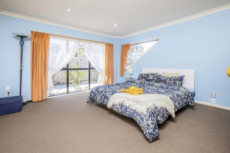 Photo of property in 22 Mccahill Views, Botany Downs, Auckland, 2010
