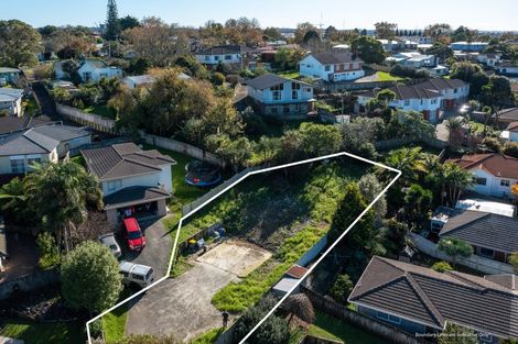 Photo of property in 16 Millstream Drive, Henderson, Auckland, 0610