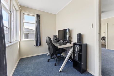 Photo of property in 37 Rangiora Avenue, Roslyn, Palmerston North, 4414