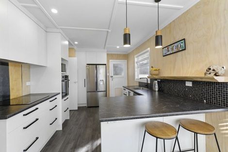 Photo of property in 38 Petrie Street, Wainuiomata, Lower Hutt, 5014