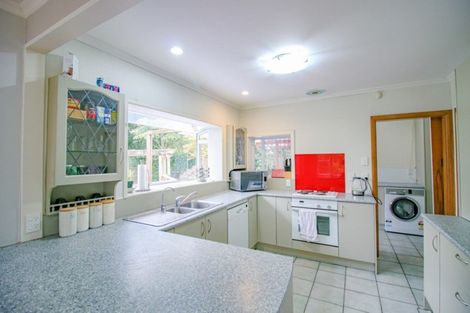 Photo of property in 140 Aokautere Drive, Fitzherbert, Palmerston North, 4410