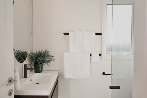 Photo of property in 102 Freedom Drive, Kelvin Grove, Palmerston North, 4470